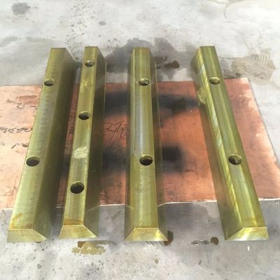 Maschinenteile Original Mineralgeräte Brecher C80 Keil für Kiefer Brecher Ersatzteile