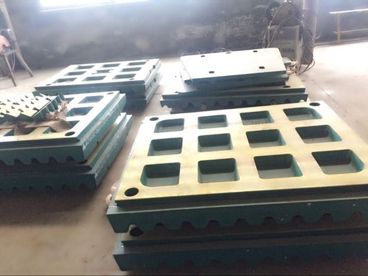 1000KG Gewichtscrusher C125 Kiefercrusher Verschleißteile Kieferplatte für Bergbaumaschine EN124 Standard